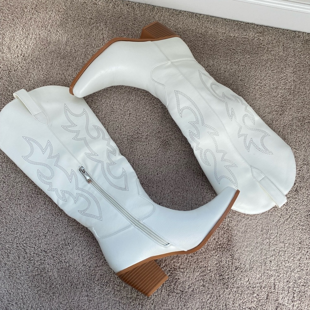 Pasout Women's White Cowboy Boot